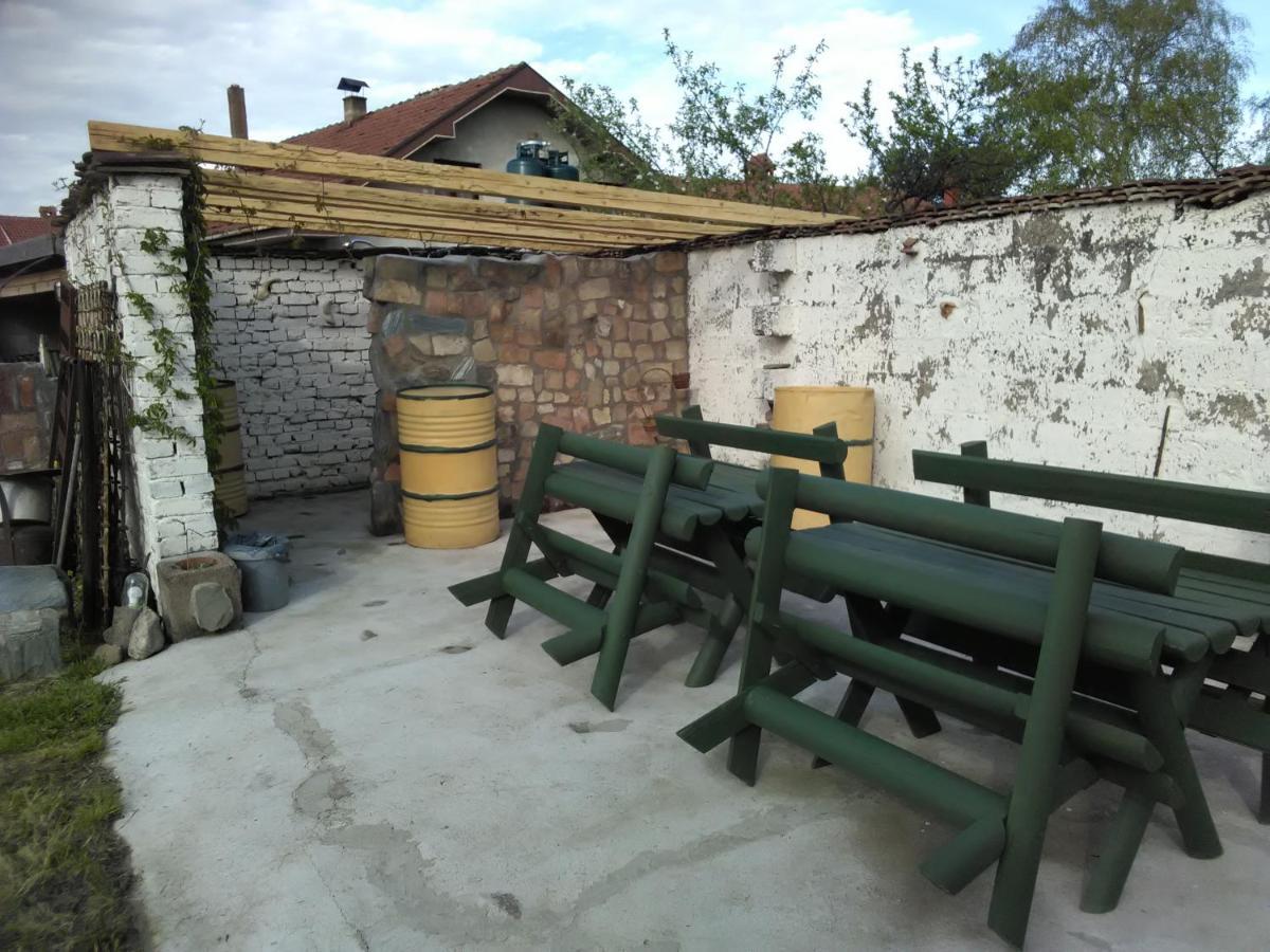 Apartmani Pinkum Veliko Gradiste Bagian luar foto