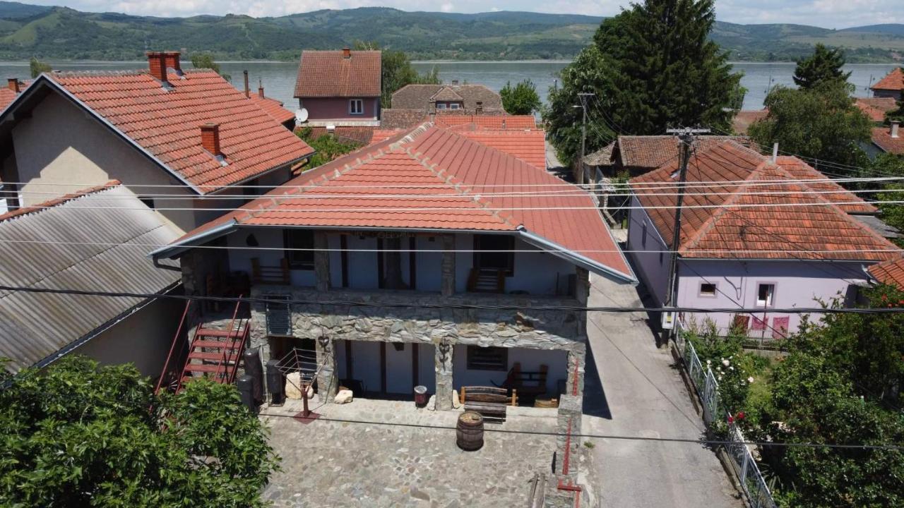 Apartmani Pinkum Veliko Gradiste Bagian luar foto