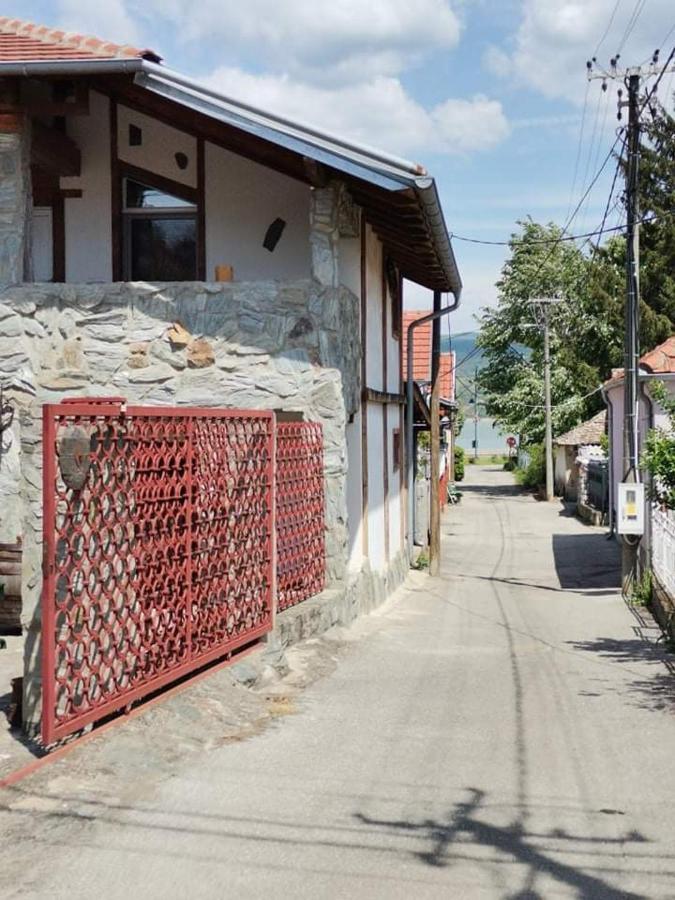 Apartmani Pinkum Veliko Gradiste Bagian luar foto