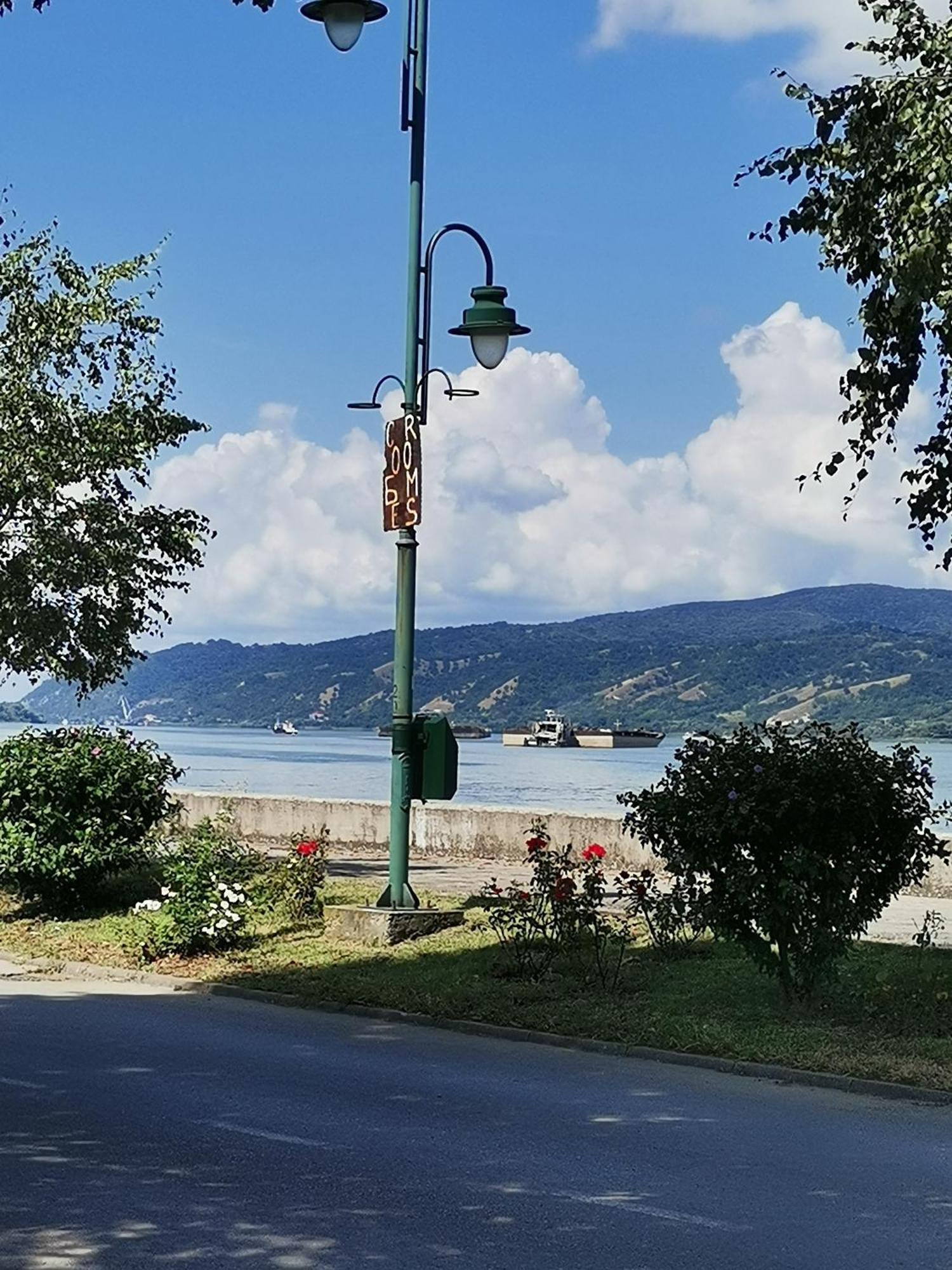 Apartmani Pinkum Veliko Gradiste Bagian luar foto